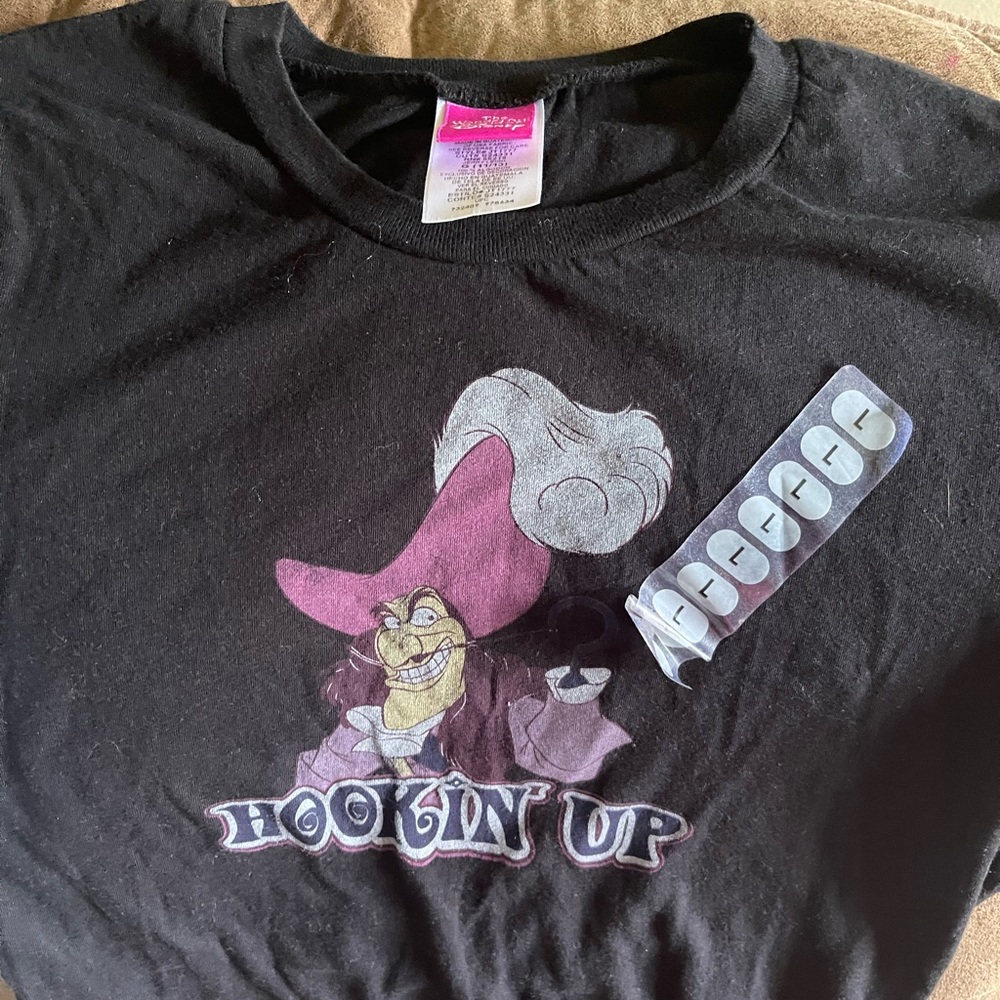 Y2K Vintage Peter Pan Captain Hook  t-shirt new with tags large.